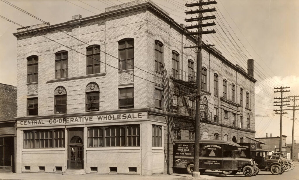 CCW Headquarters in Superior, Wisconsin, Central Cooperative Wholesale Records, im111133, Box 35,IHRCA426, Immigration History Research Center Archives, University of Minnesota.